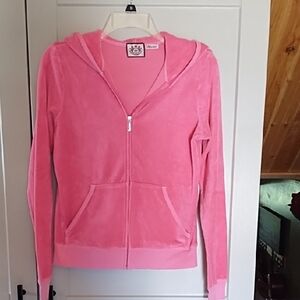 Vintage Juicy Couture Pink Velour Sweatshirt Label Detail